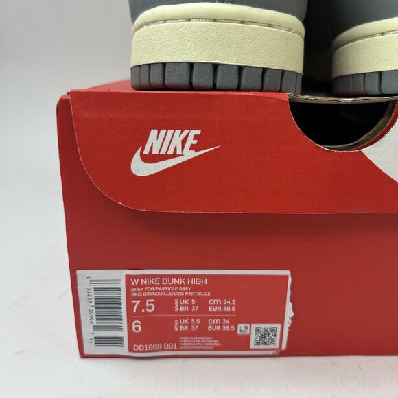 Nike Dunk High WMNS “Aged Grey/Grey Sail” 2023 - Picture 5 of 5